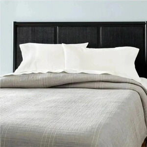 NWT Full/Queen Microstripe Matelassé
Coverlet Jet Gray - Hearth & Hand